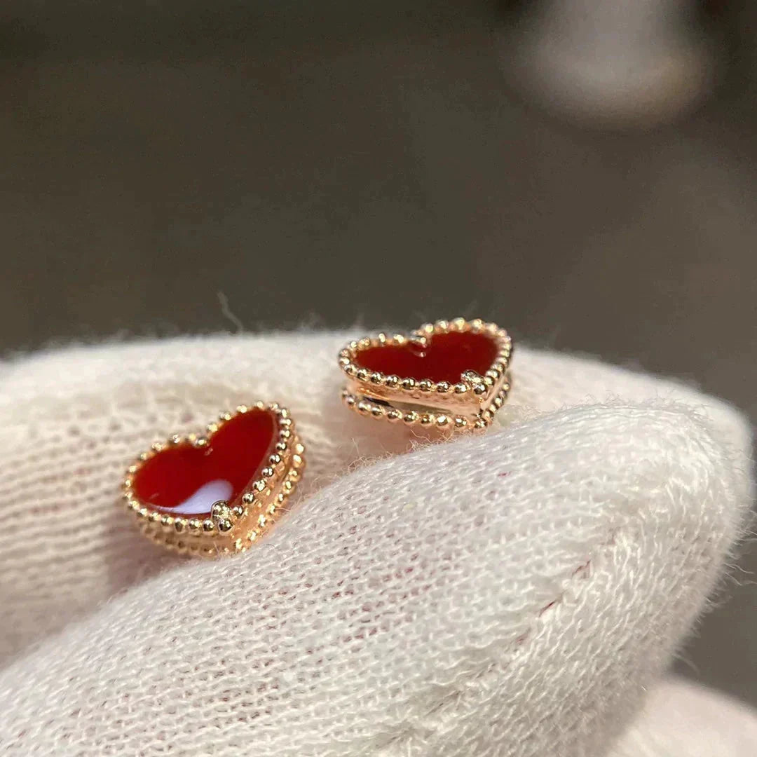 [Regalia Jewelry]HEART CARNELIAN STUD EARRINGS