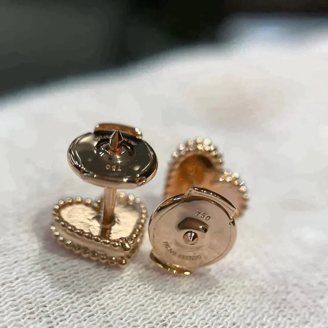 [Regalia Jewelry]HEART CARNELIAN STUD EARRINGS