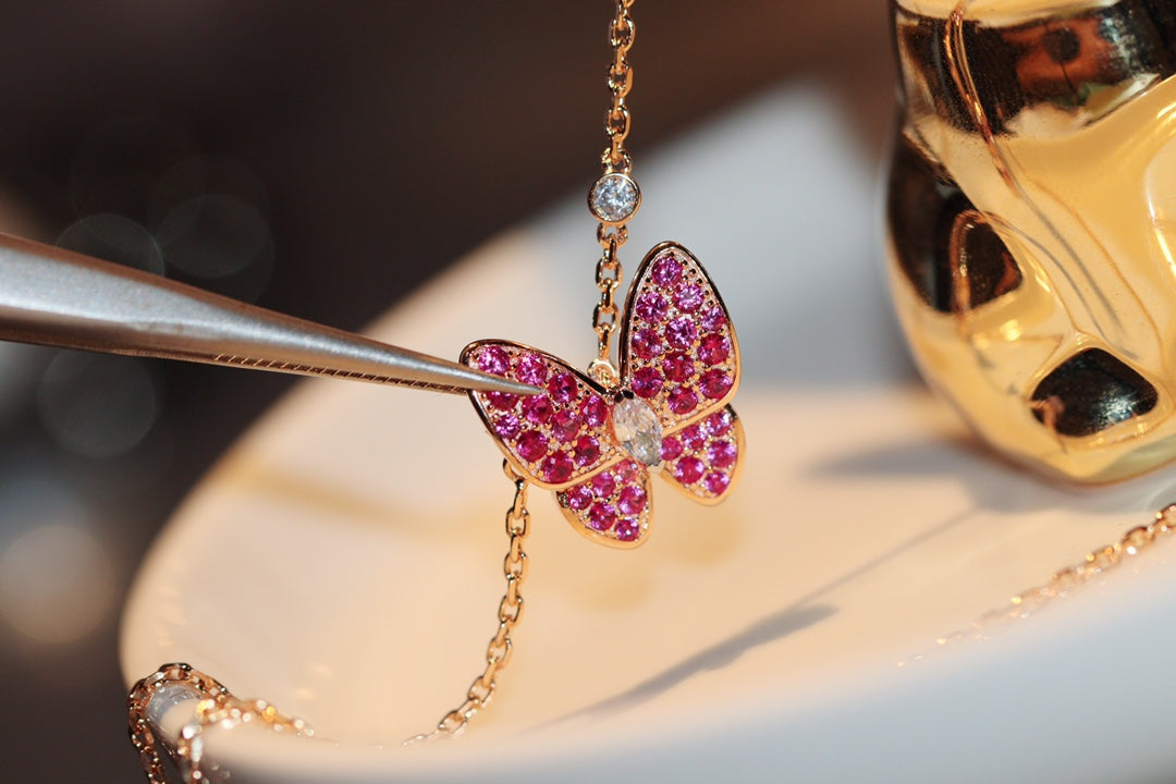 [Regalia Jewelry]BUTTERFLY RED DIAMOND ROSE GOLD NECKLACE