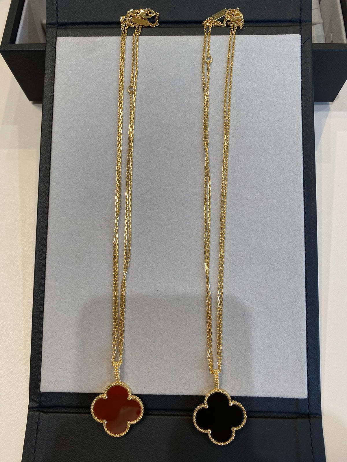 [Regalia Jewelry]CLOVER 25MM NECKLACE GOLD CARNELIAN