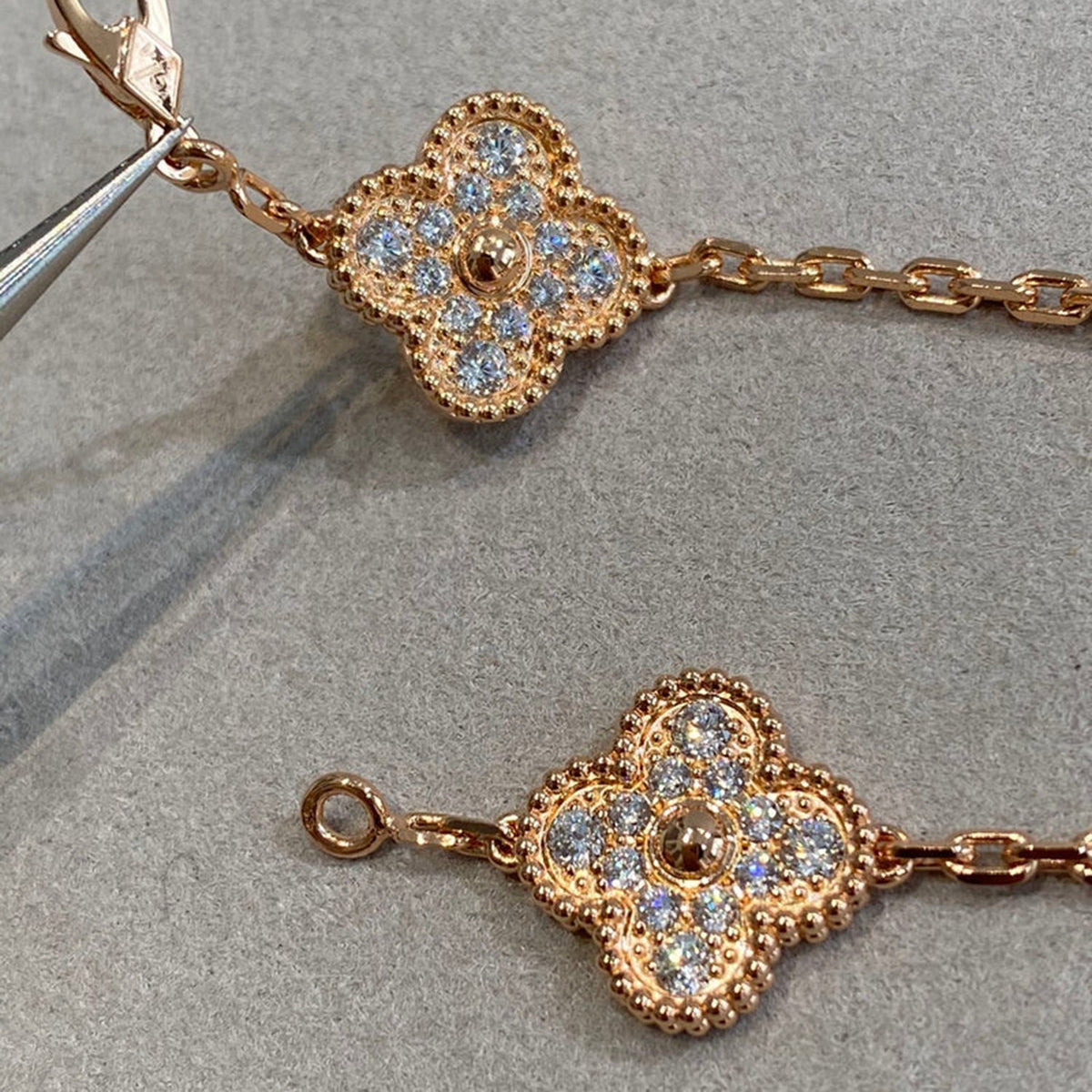 [Regalia Jewelry]CLOVER 5 MOTIFS  FULL DIAMOND BRACELET