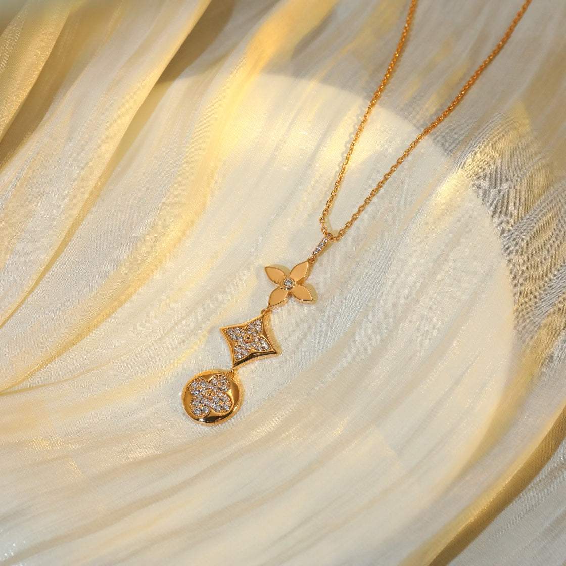 [Regalia Jewelry]STAR AND SUN DIAMOND PINK GOLD NECKLACE