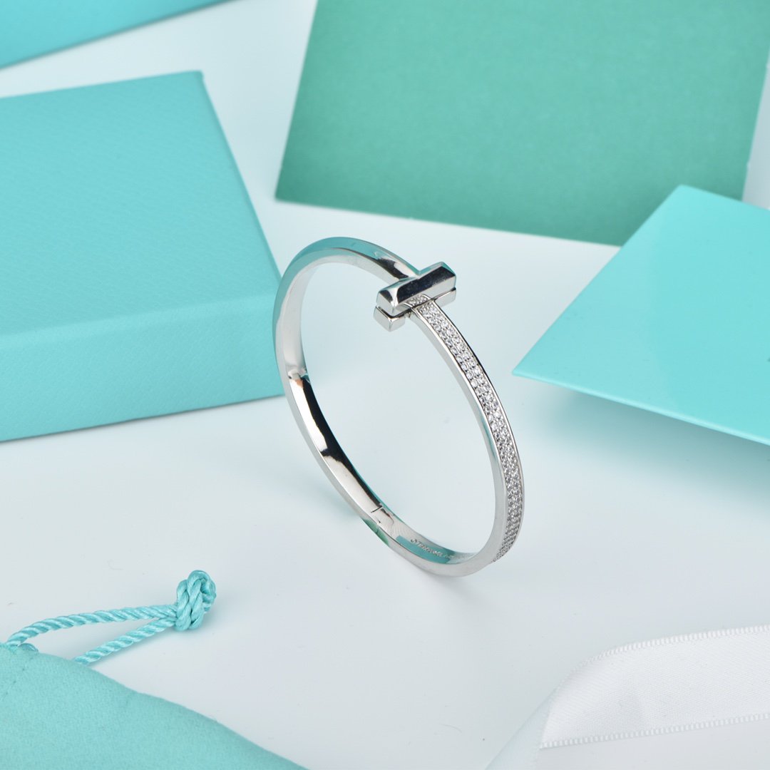 [Regalia Jewels]WIDE DIAMONDS HINGED BANGLE