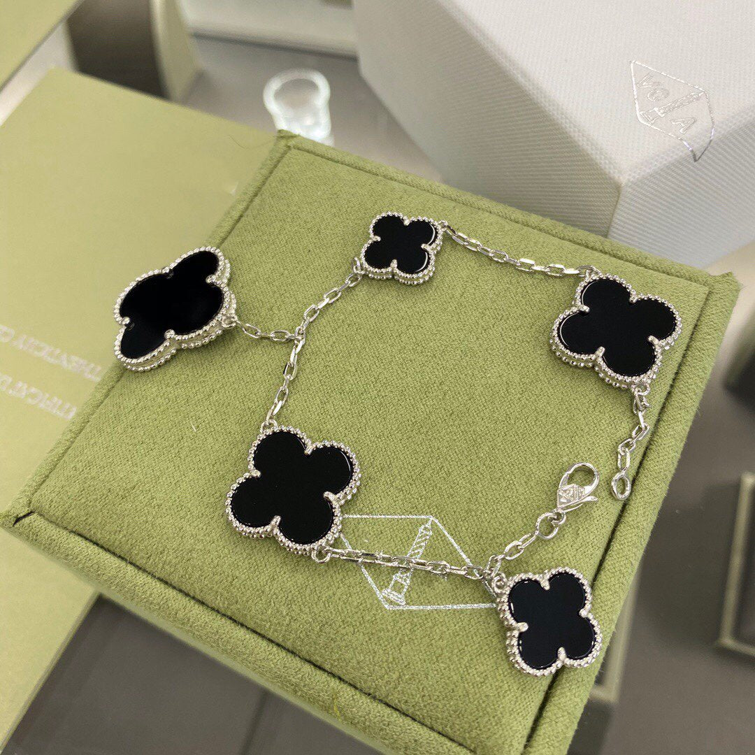 [Regalia Jewelry]CLOVER 5 MOTIFS SIVLER ONYX BRACELET