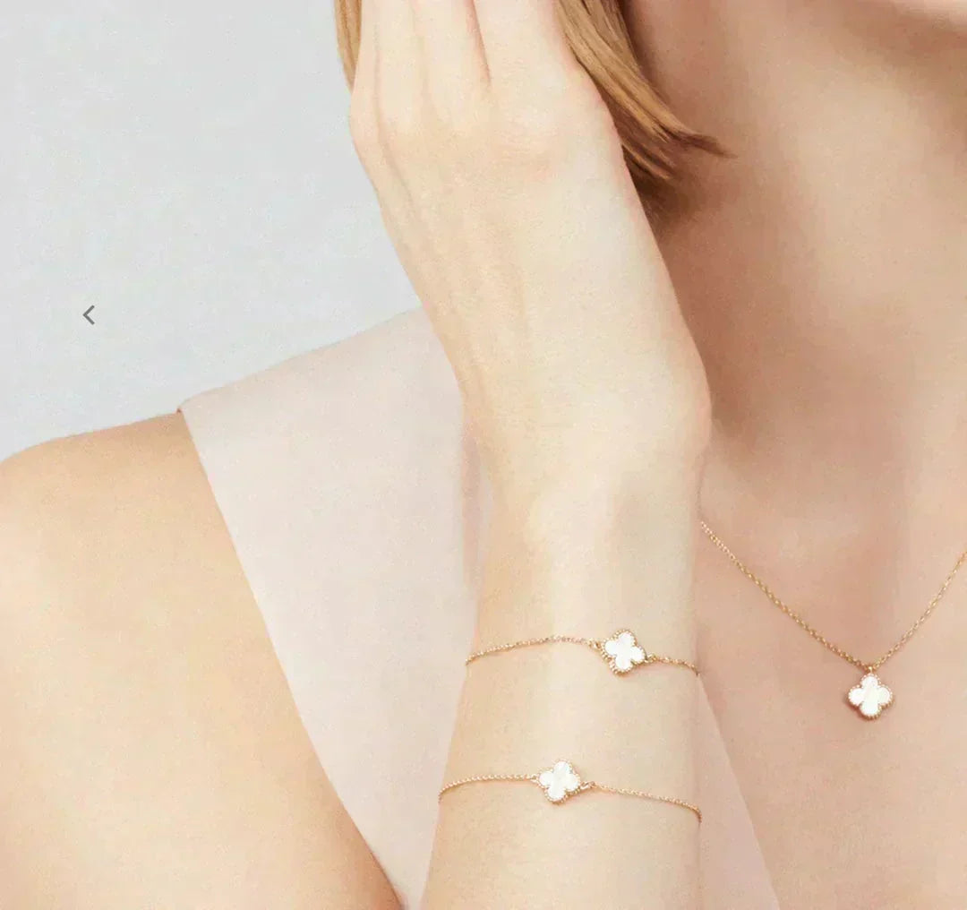 [Regalia Jewelry]CLOVER MINI 9.5MM WHITE MOTHER-OF-PEARL NECKLACE
