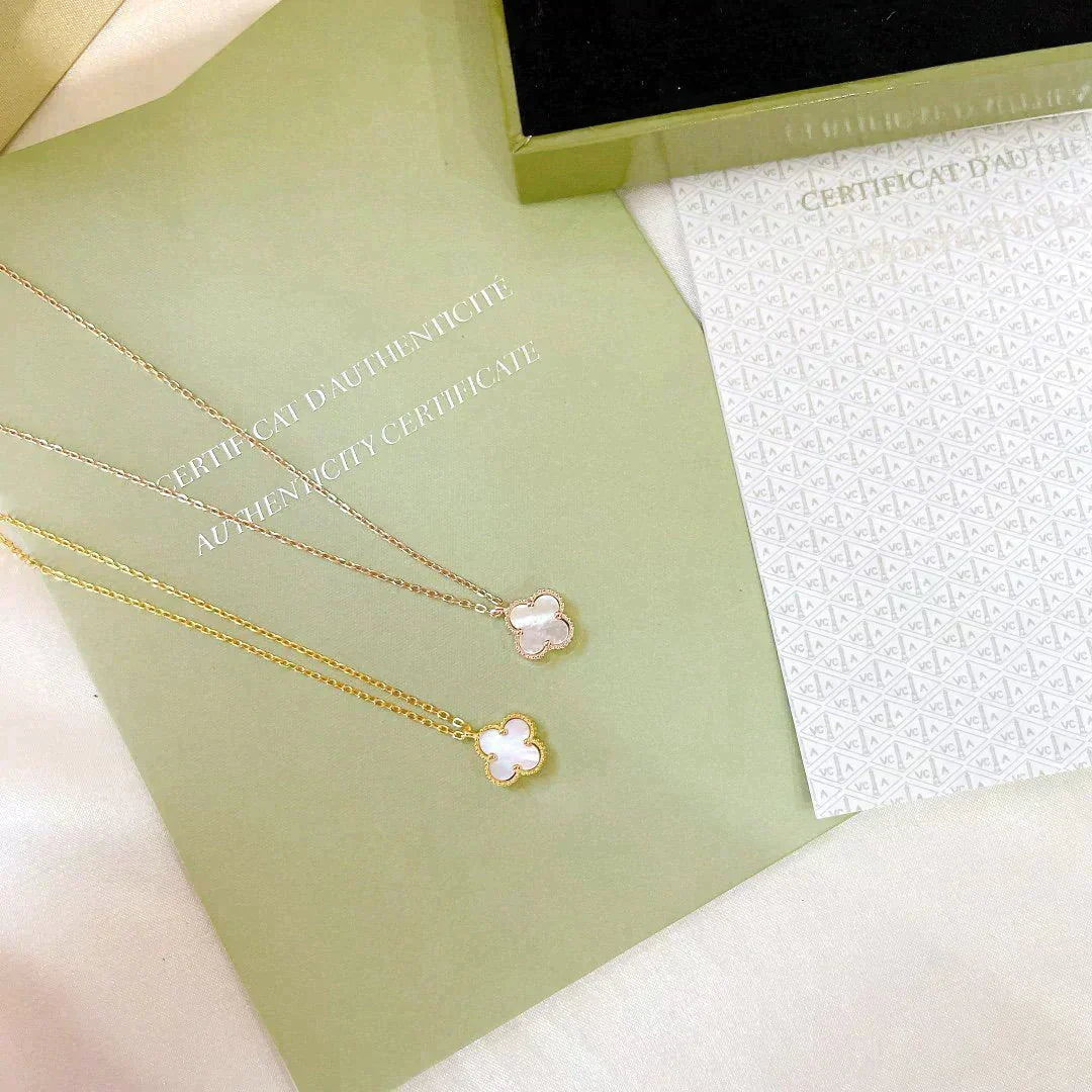 [Regalia Jewelry]CLOVER MINI 9.5MM WHITE MOTHER-OF-PEARL NECKLACE