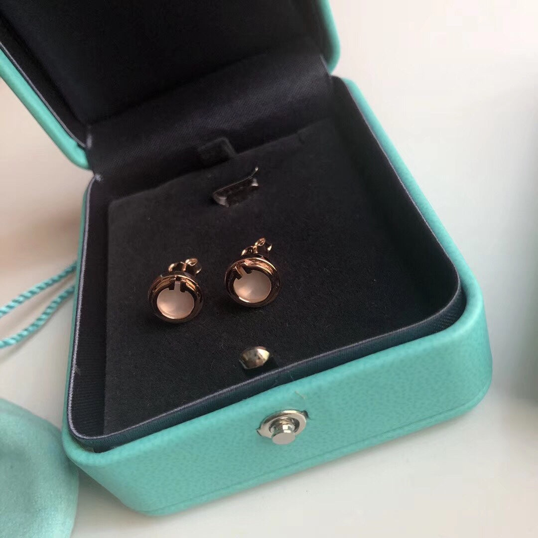 [Regalia Jewels]PEARL CIRCLE EARRINGS MOTHER