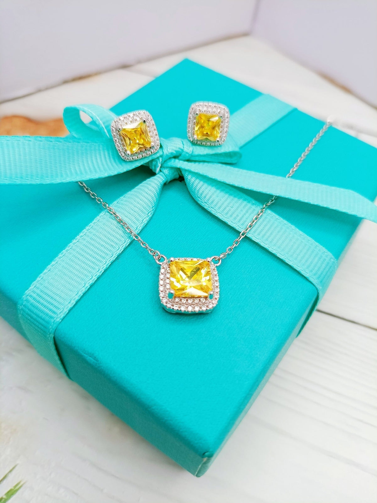[Regalia Jewels]SPARKLERS CITRINE GEMSTONE PENDANT NECKLACE STERLING SILVER