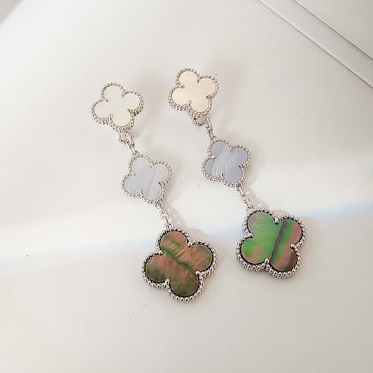 [Regalia Jewelry]CLOVER 3 MOTIFS CHALCEDONY DARK MOP SILVER EARRINGS