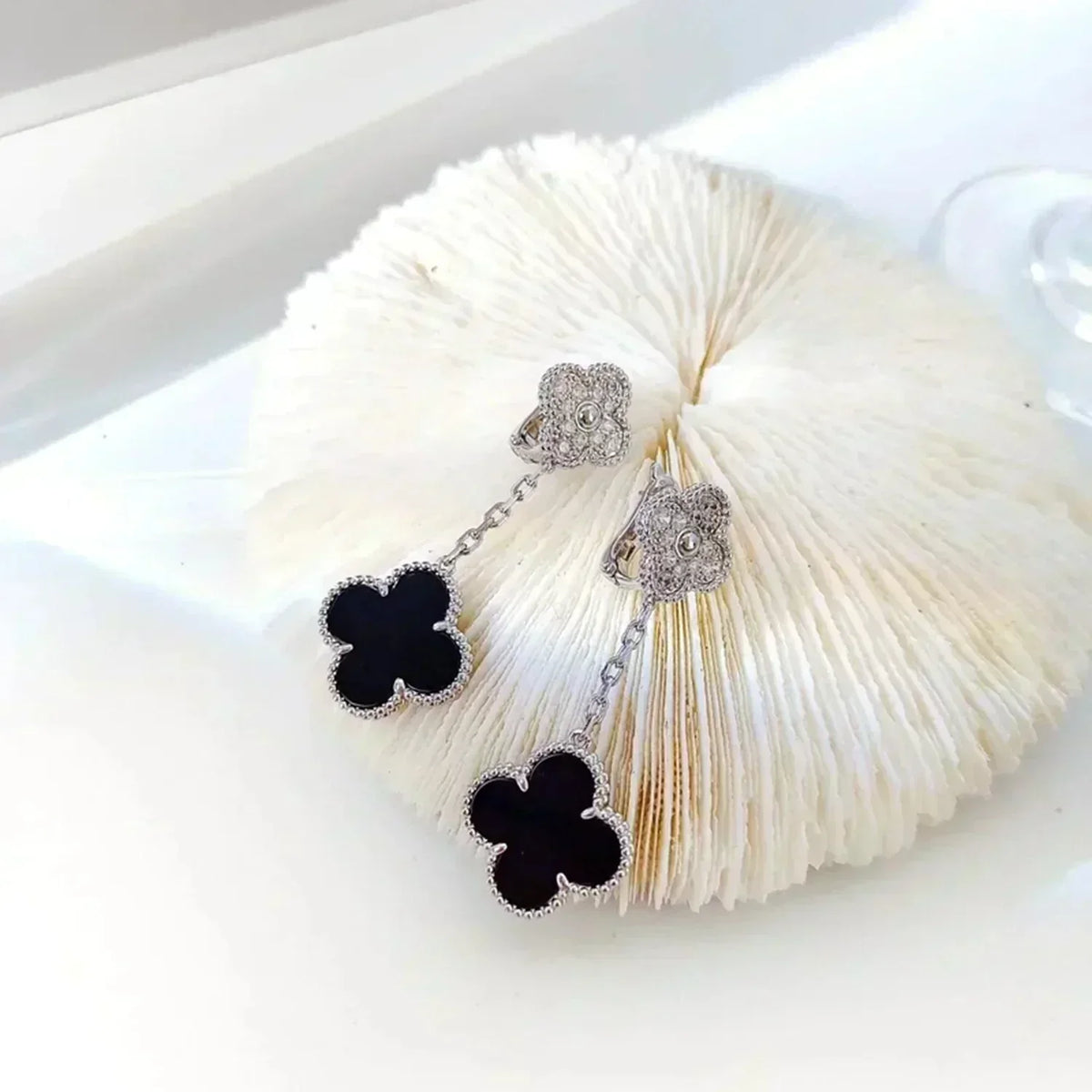 [Regalia Jewelry]CLOVER 2 MOTIFS  DIAMOND ONYX EARRINGS SILVER