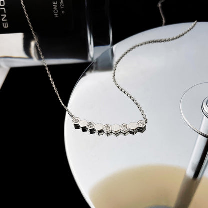 [Regalia Jewelry]BEE MY LOVE DIAMOND NECKLACE
