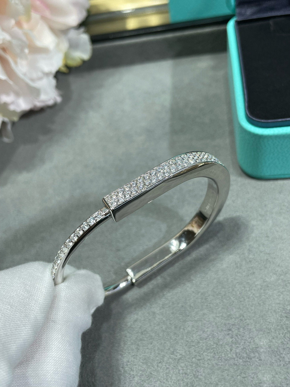 [Regalia Jewels]LOCK BRACELET DIAMOND PAVED
