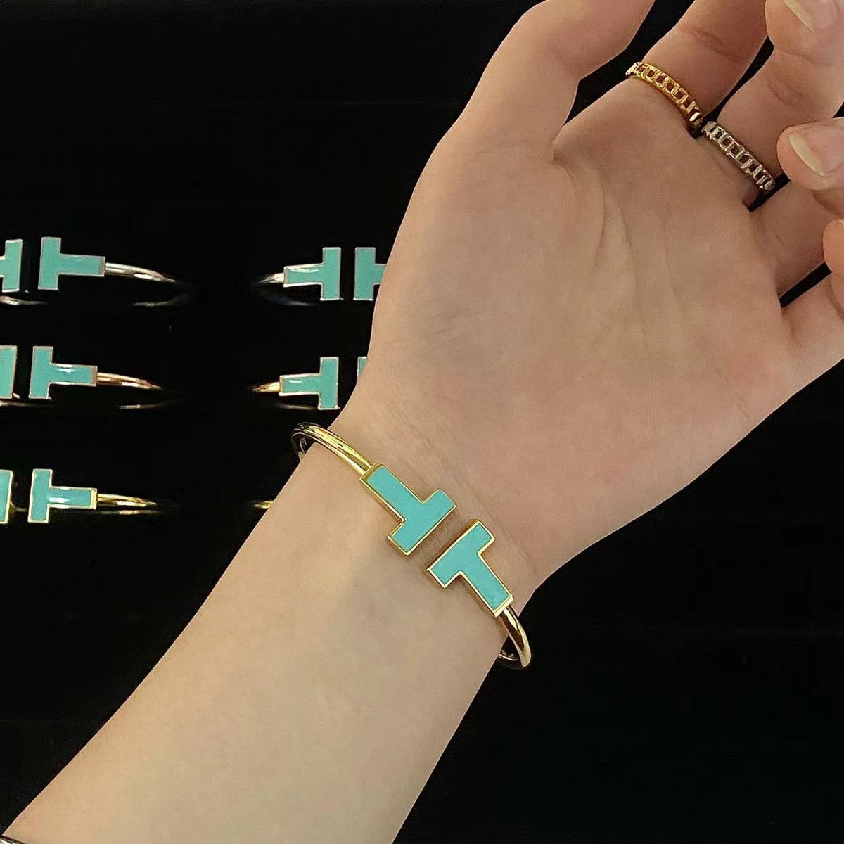 [Regalia Jewels]T WIDE TURQUOISE OPEN BRACELET