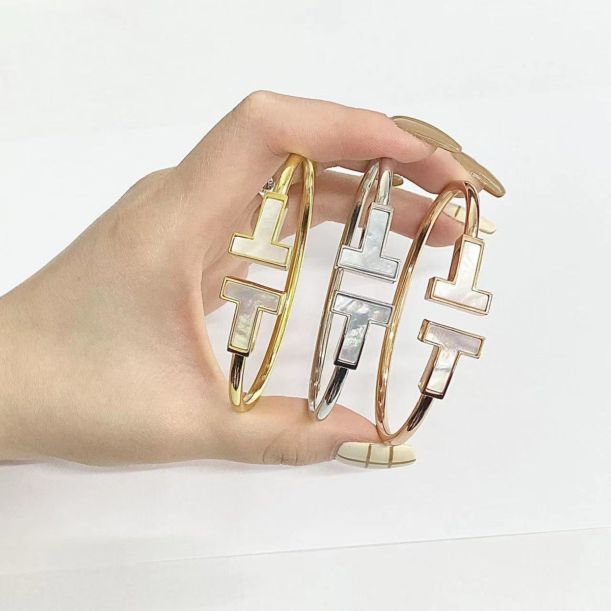 [Regalia Jewels]T WIDE MOP OPEN BRACELET