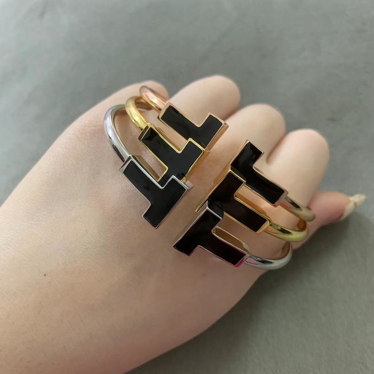 [Regalia Jewels]T WIDE ONYX OPEN BRACELET