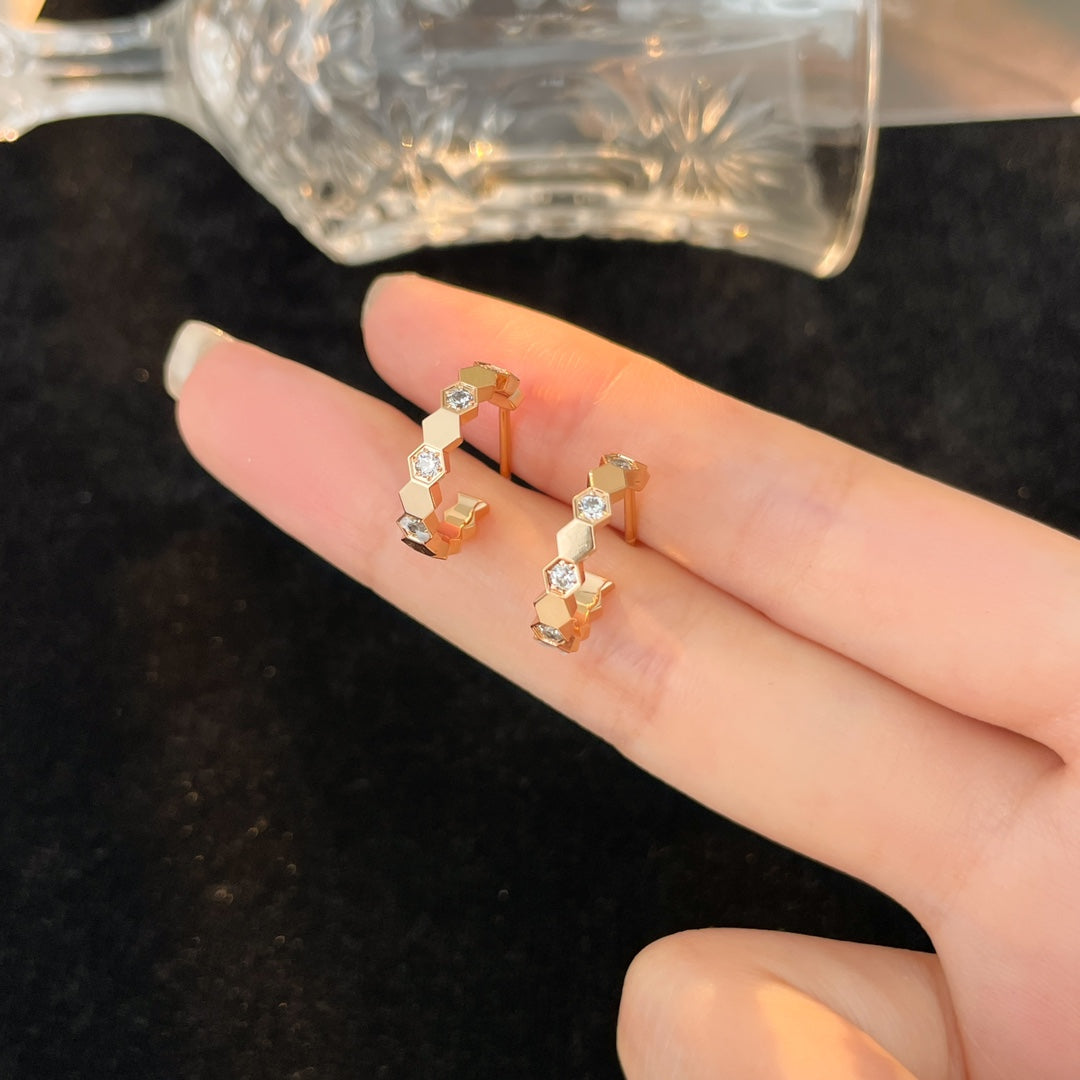 [Regalia Jewelry]BEE LOVE DIAMOND HOOP EARRINGS