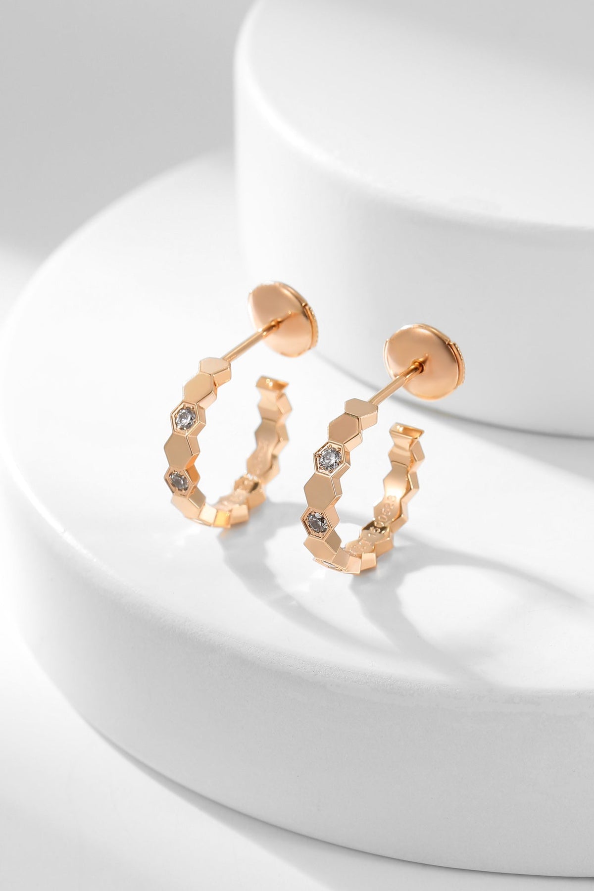 [Regalia Jewelry]BEE LOVE DIAMOND HOOP EARRINGS