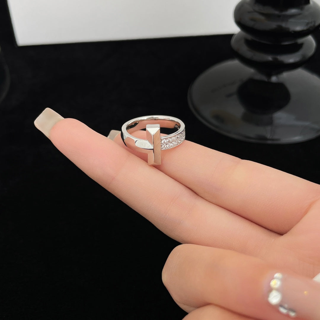 [Regalia Jewels]T WIDE DIAMOND RING