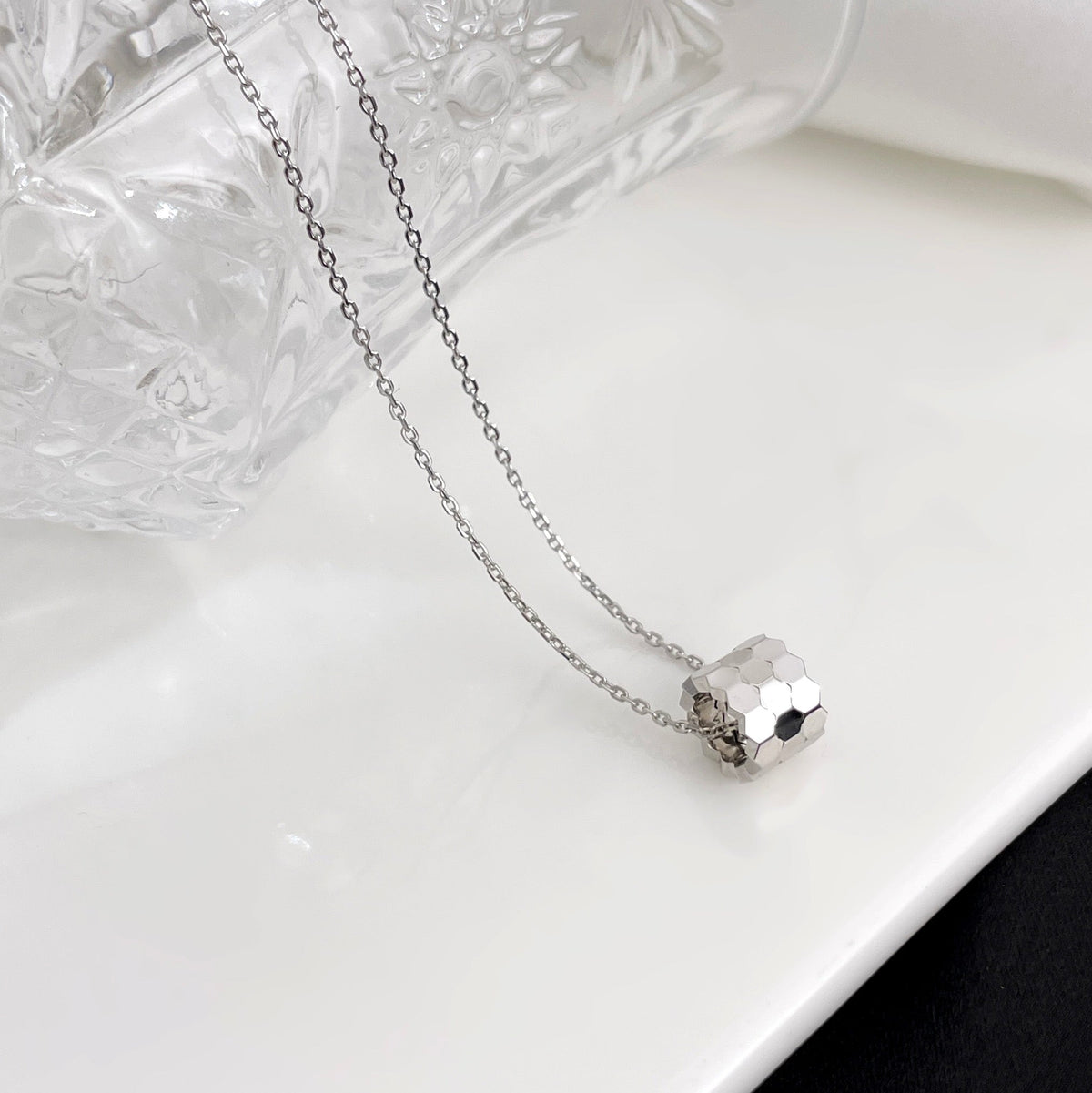 [Regalia Jewelry]BEE MINI NECKLACE