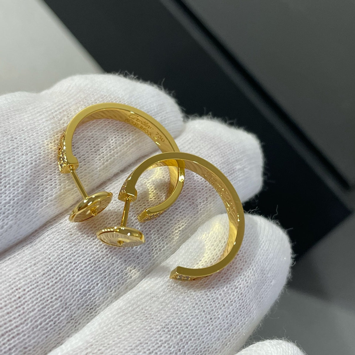 [Regalia Jewelry]LOVE DIAMOND GOLD HOOP EARRINGS