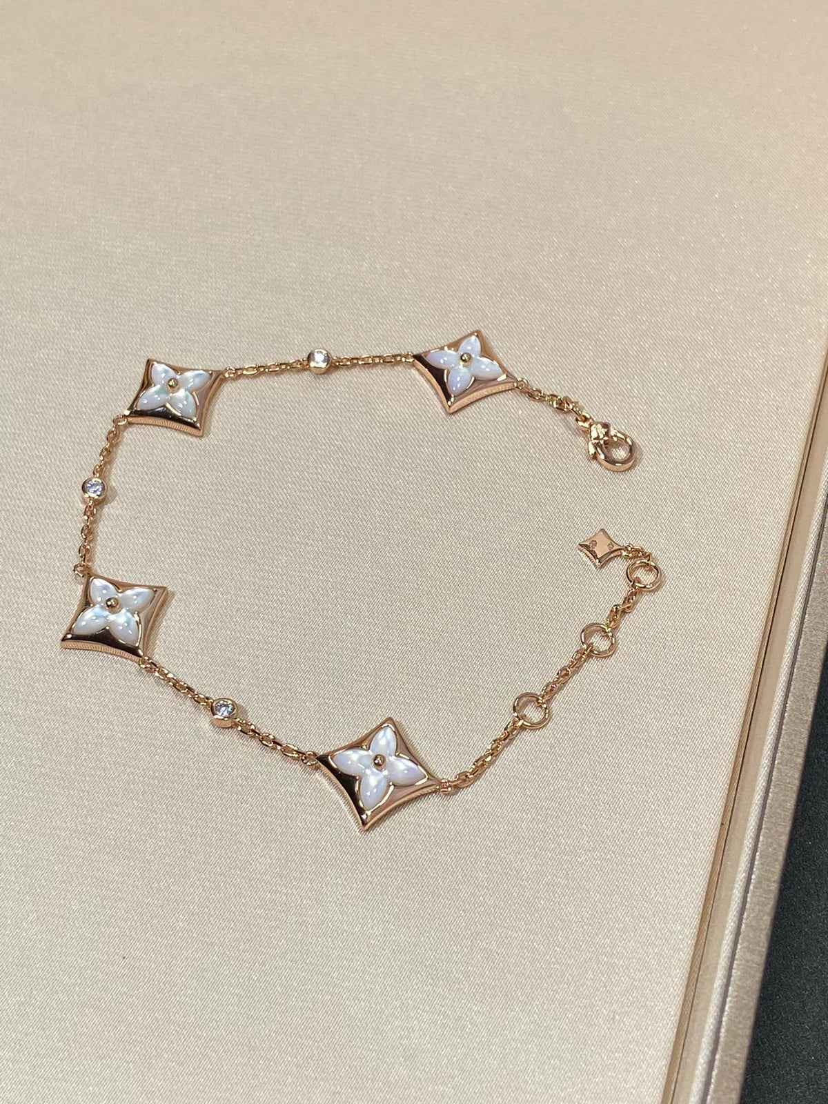 [Regalia Jewelry]STAR 4 MOTIF MOP DIAMOND PINK GOLD BRACELET