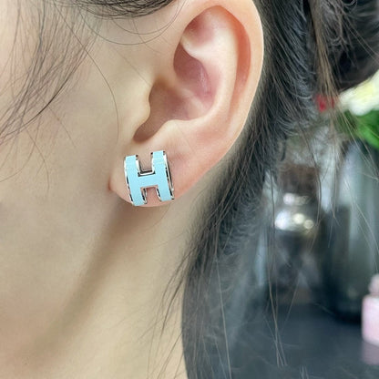 [Regalia Jewelry]POP H SKY BLUE STUD EARRINGS
