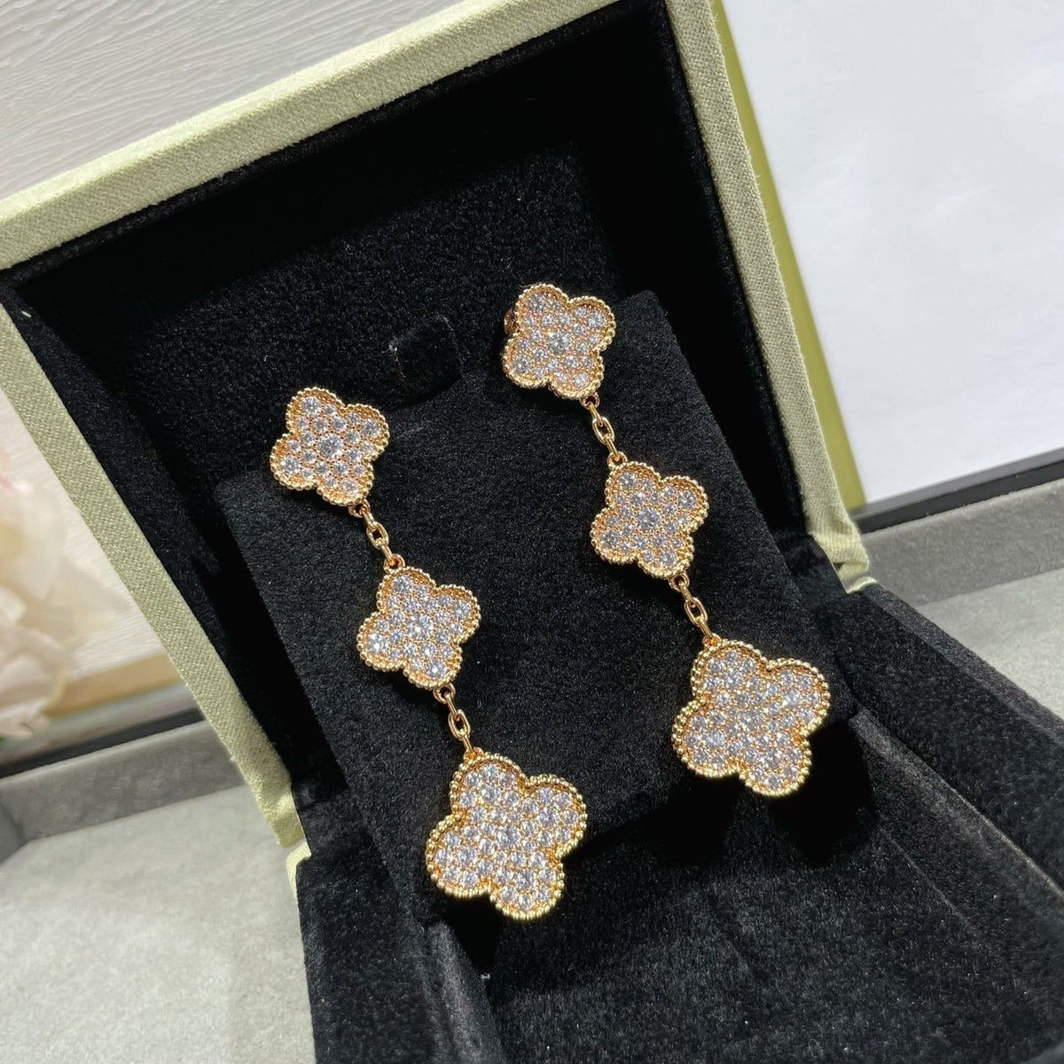 [Regalia Jewelry]CLOVER 3 MOTIFS DIAMOND PAVED ROSE GOLD EARRINGS