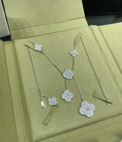 [Regalia Jewelry]CLOVER 6 MOTIF DIAMOND PAVED NECKLACE