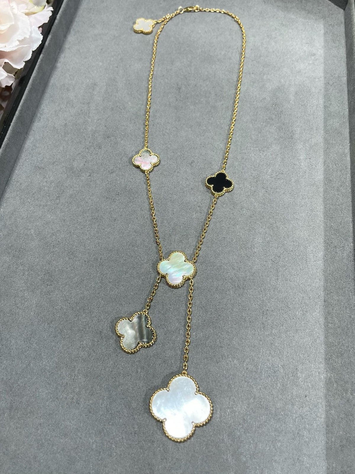 [Regalia Jewelry]CLOVER 6 MOTIF MOP ONYX GOLD NECKLACE
