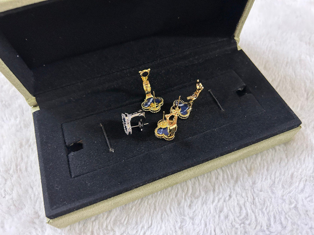 [Regalia Jewelry]CLOVER PIETERSITE MEDIUM STUD EARRINGS