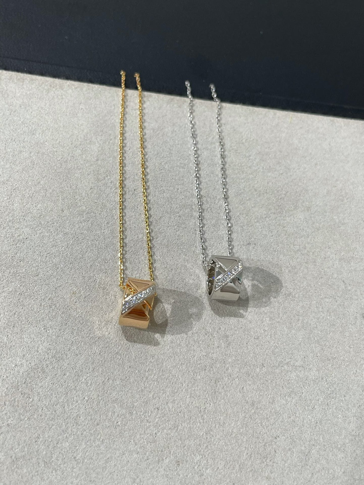 [Regalia Jewelry]LIENS EVIDENCE DIAMOND NECKLACE