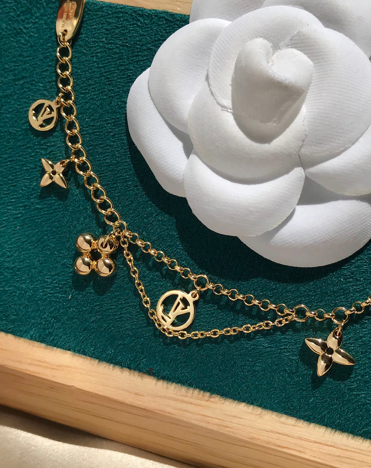 [Regalia Jewelry]BLOOMING PINK GOLD MOP BRACELET
