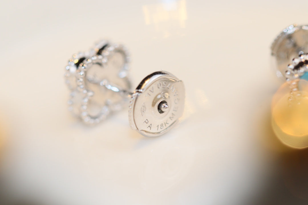 [Regalia Jewelry]CLOVER MINI TURQUOISE SILVER STUD EARRINGS