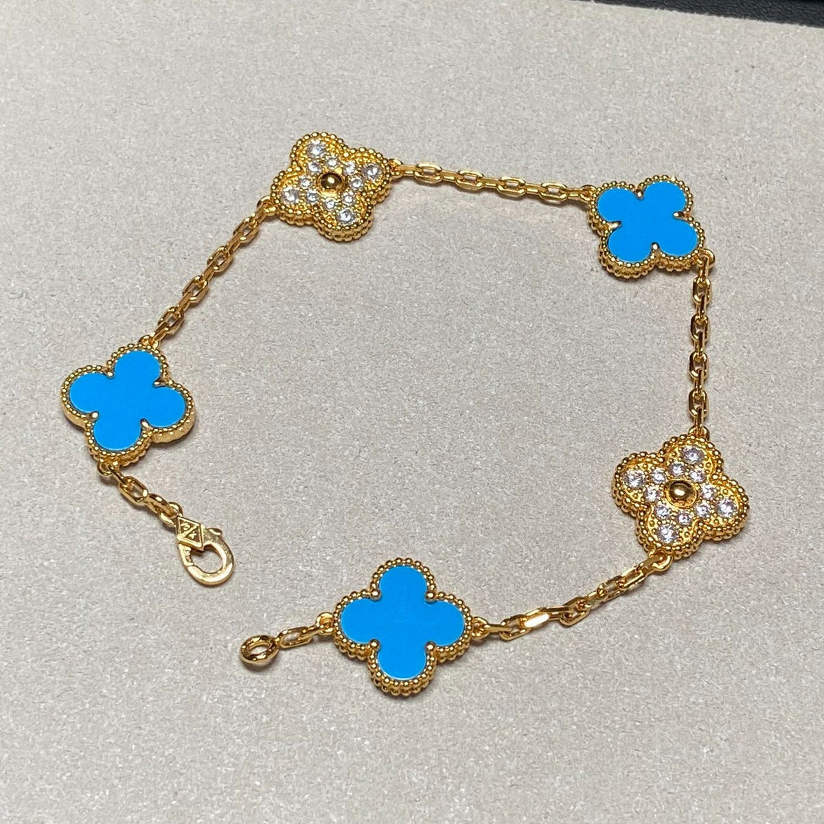 [Regalia Jewelry]CLOVER 5 MOTIF BLUE CHALCEDONY DIAMOND GOLD BRACELET