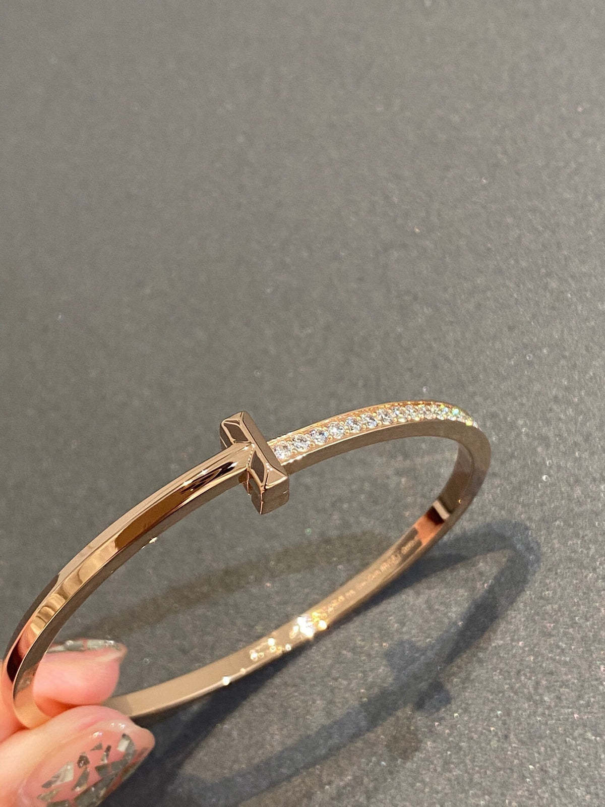 [Regalia Jewels]NARROW T1 HINGED BANGLE DIAMOND PINK GOLD