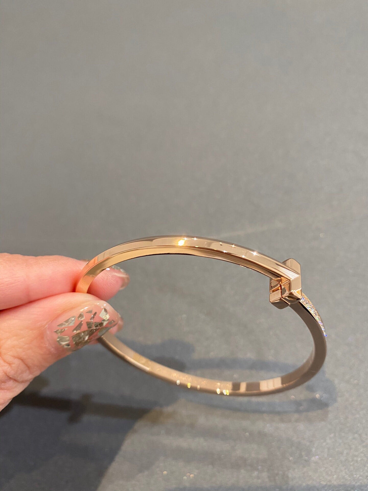 [Regalia Jewels]NARROW T1 HINGED BANGLE DIAMOND PINK GOLD