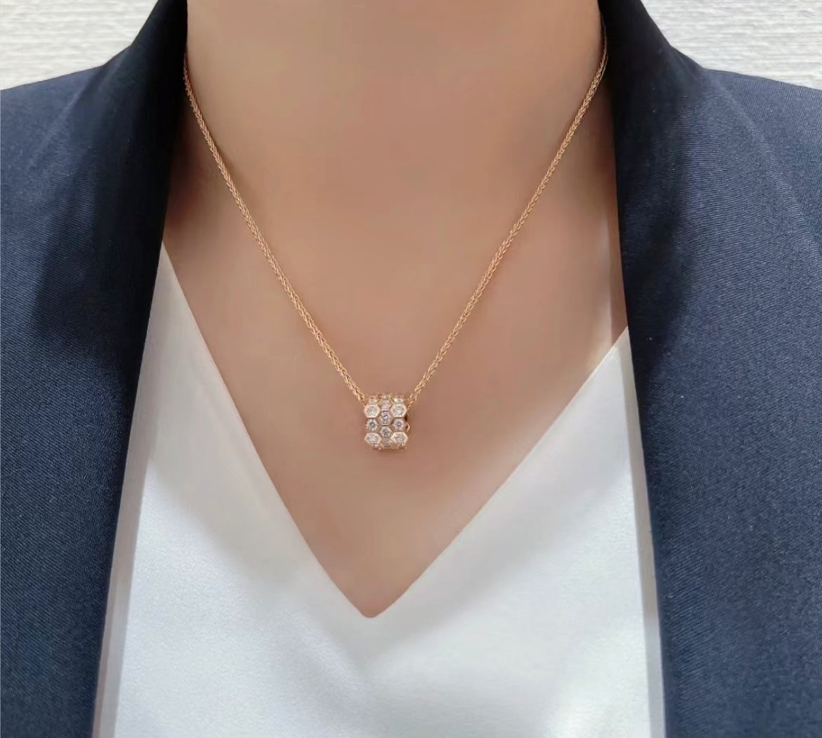 [Regalia Jewelry]BEE LOVE DIAMOND PAVED 3 ROW NECKLACE