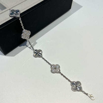 [Regalia Jewelry]CLOVER 5 MOTIF SILVER DIAMOND BRACELET