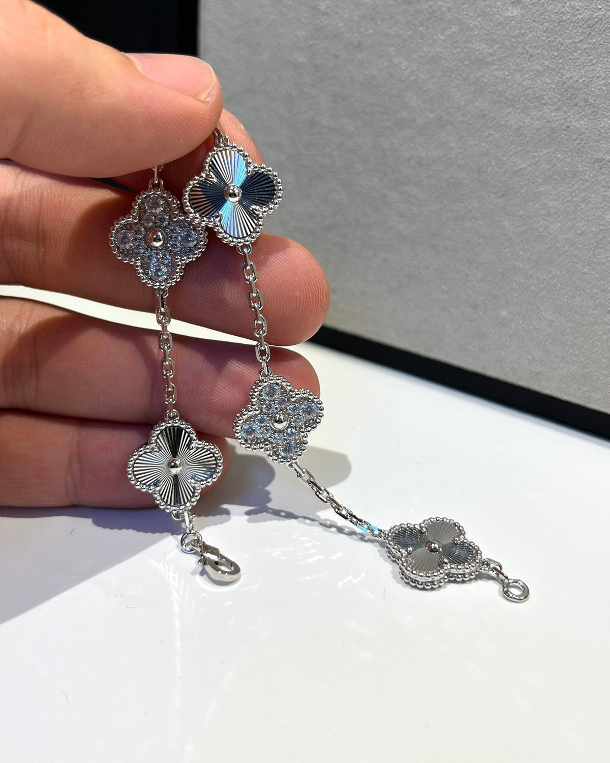[Regalia Jewelry]CLOVER 5 MOTIF SILVER DIAMOND BRACELET
