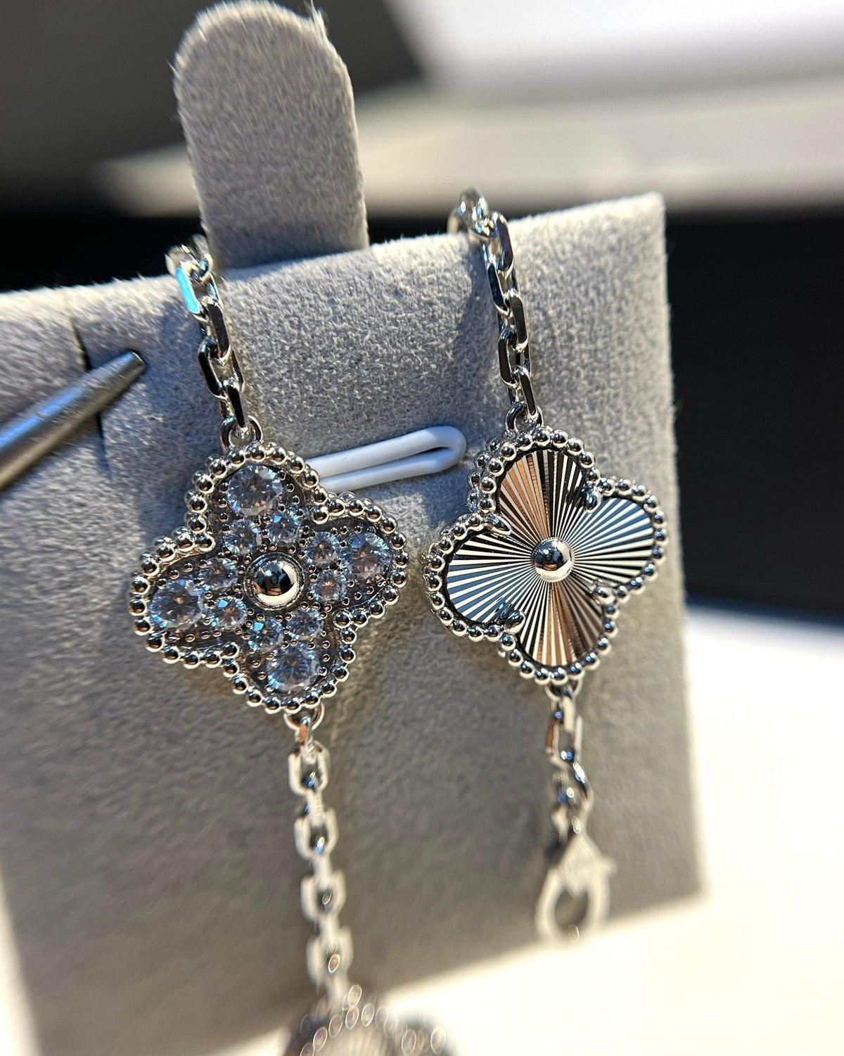 [Regalia Jewelry]CLOVER 5 MOTIF SILVER DIAMOND BRACELET