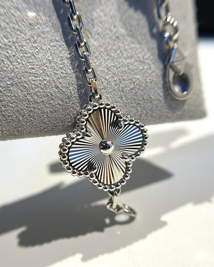 [Regalia Jewelry]CLOVER 5 MOTIF SILVER DIAMOND BRACELET