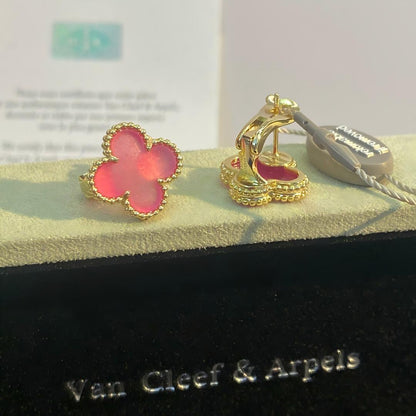 [Regalia Jewelry]NEW CLOVER 1 MOTIF PINK ENAMEL STUD EARRINGS
