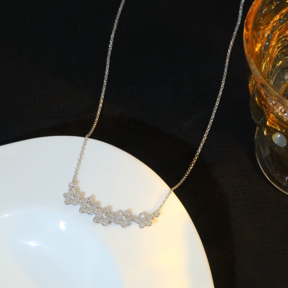[Regalia Jewels]]wild flower diamond line pendant