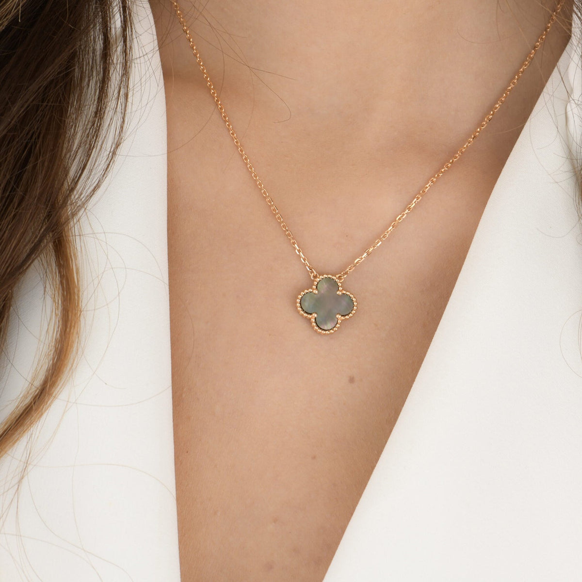 [Regalia Jewelry]CLOVER 15MM  GRAY MOTHER OF PEARL NECKLACE
