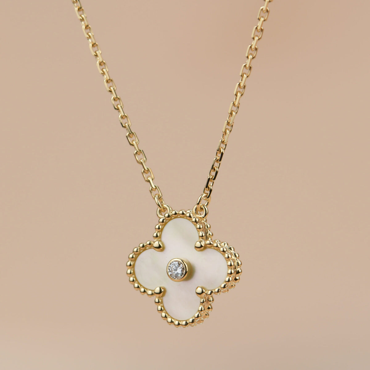 [Regalia Jewelry]CLOVER 15MM DIAMOND GOLD MOTHER OF PEARL NECKLACE