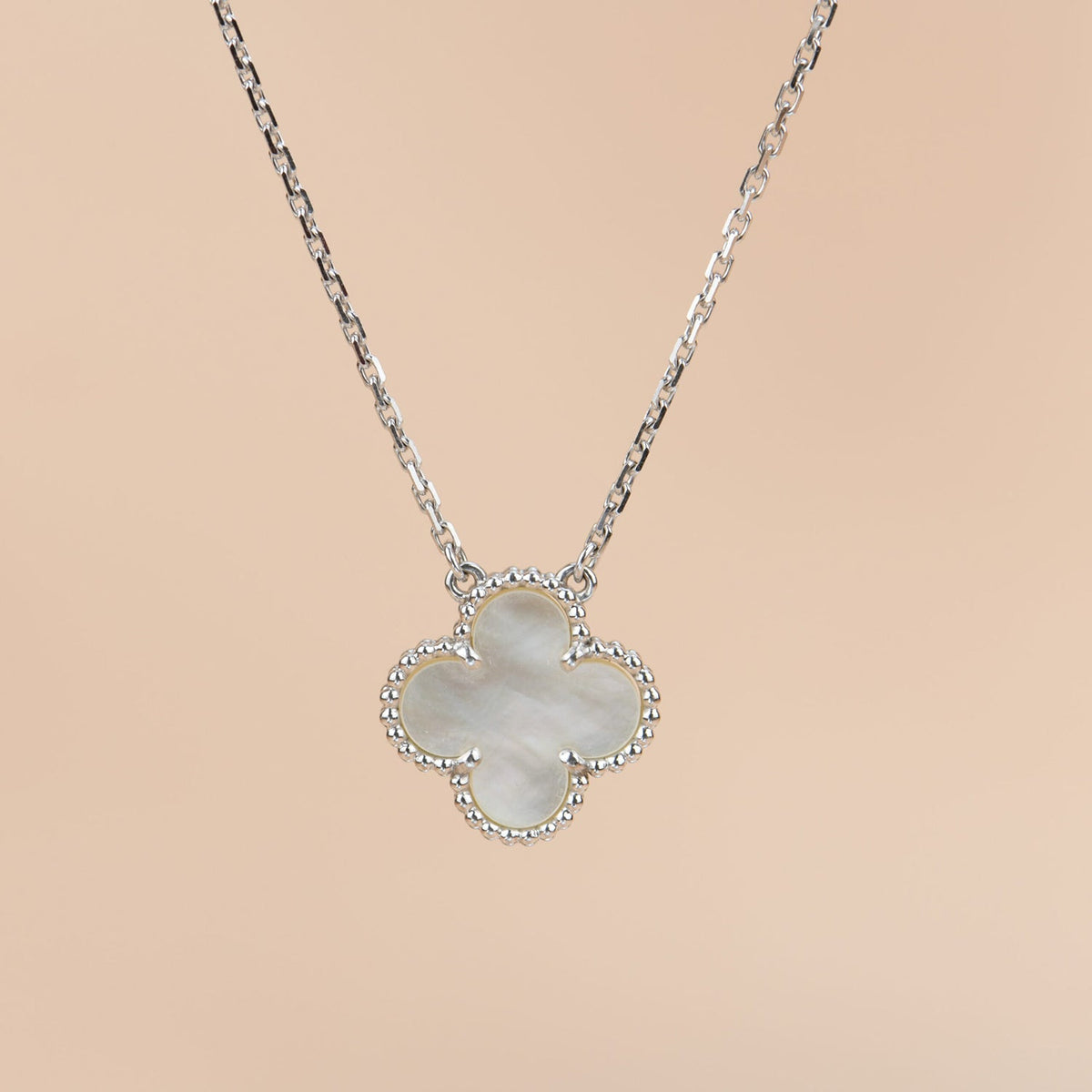 [Regalia Jewelry]CLOVER  15MM WHITE MOTHER-OF-PEARL SILVER