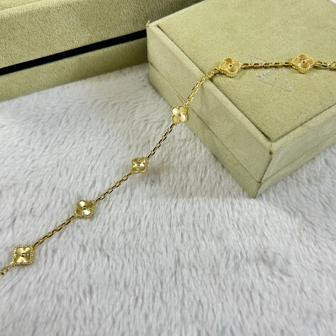 [Regalia Jewelry]CLOVER 6 MOTIF DIAMOND BRACELET