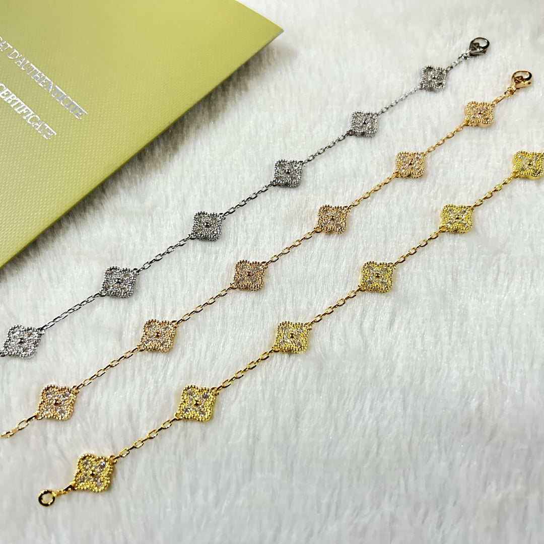 [Regalia Jewelry]CLOVER 6 MOTIF DIAMOND BRACELET