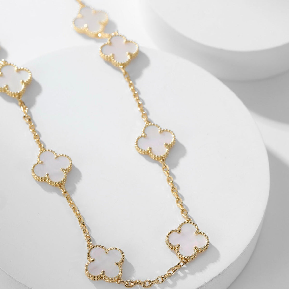 [Regalia Jewelry]CLOVERS THE 10-MOTIFS WHITE MOTHER OF PEARL NECKLACE