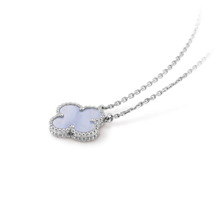 [Regalia Jewelry]CLOVER 15MM BLUE CHALCEDONY NECKLACE SILVER